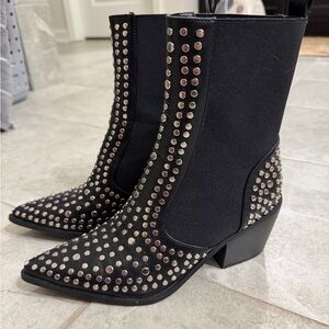 SHU SHOP Zsa Zsa Pointed Toe Ankle Boot 6